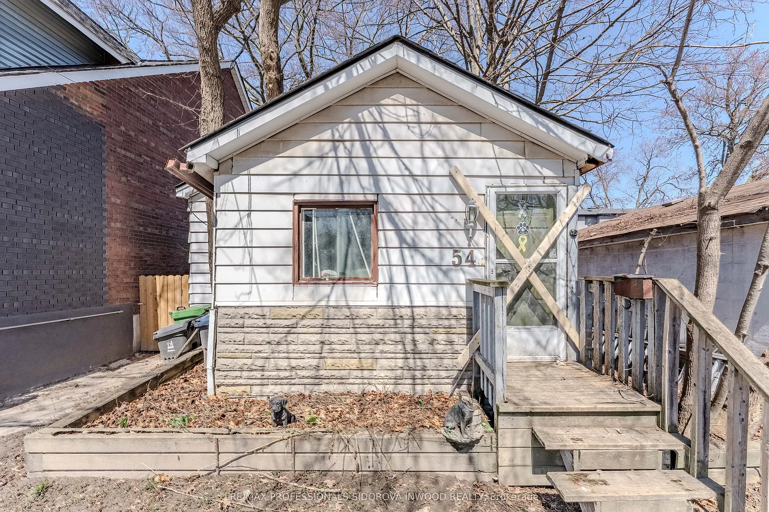 54 Westbrook Ave photo 1