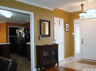 1616 Lake Manor Dr SW, Decatur, AL 35603