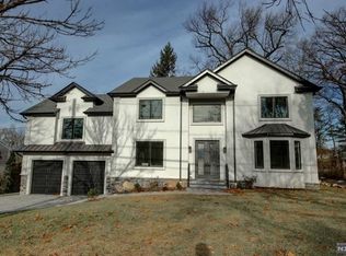 99 Circle Dr, Paramus, NJ 07652