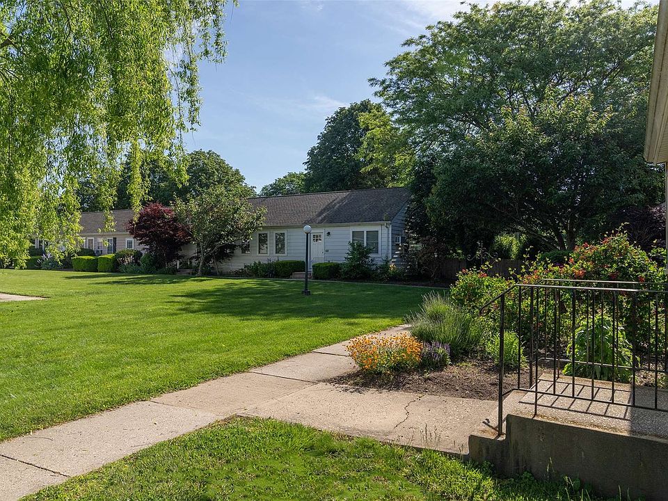 1000 9th St Greenport NY Zillow