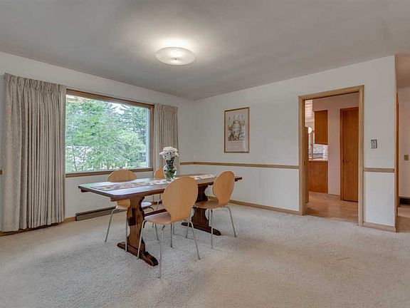 5th image of 1019 Saint Lawrence Dr