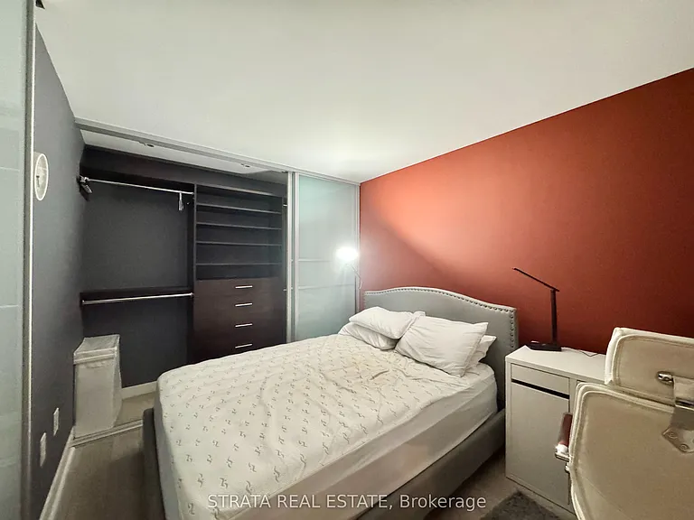 4K Spadina Ave #206 — Photo 8