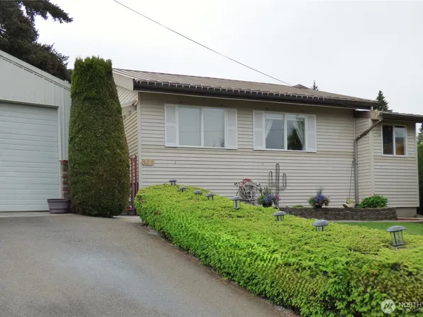 326 Prestwick Drive, Camano Island, WA 98282