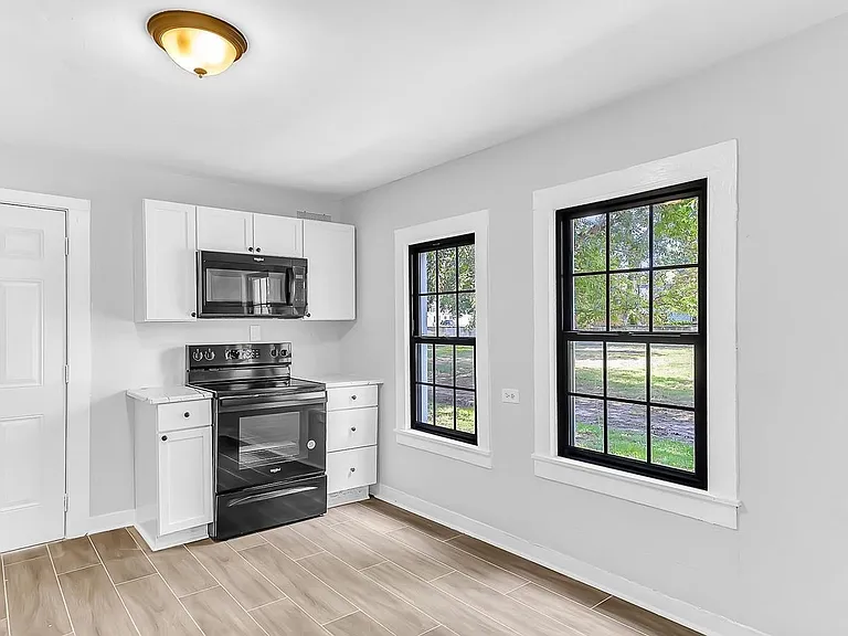 211 Walnut St — Photo 21