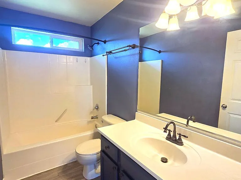 4615 E 13th Ave — Photo 10