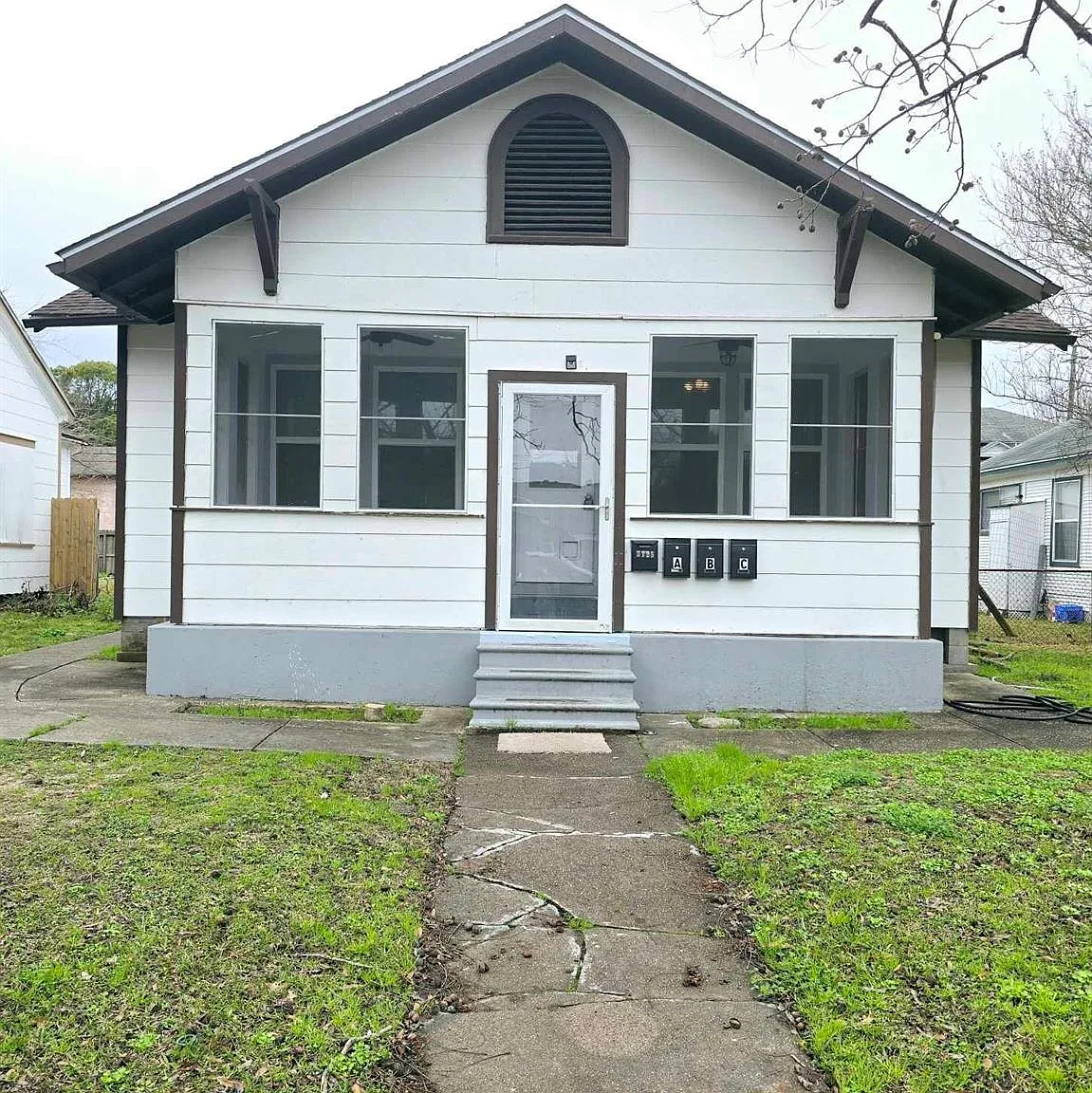 3 bed, 2.0 bath, 1288 sqft, $1,600 — Photo 1