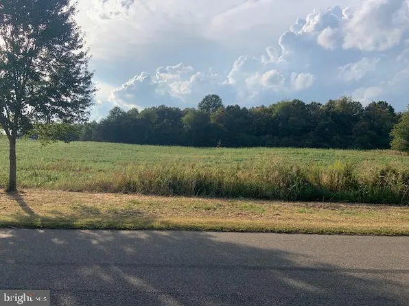 6 Cattle Lands Dr, Catlett, VA 20119