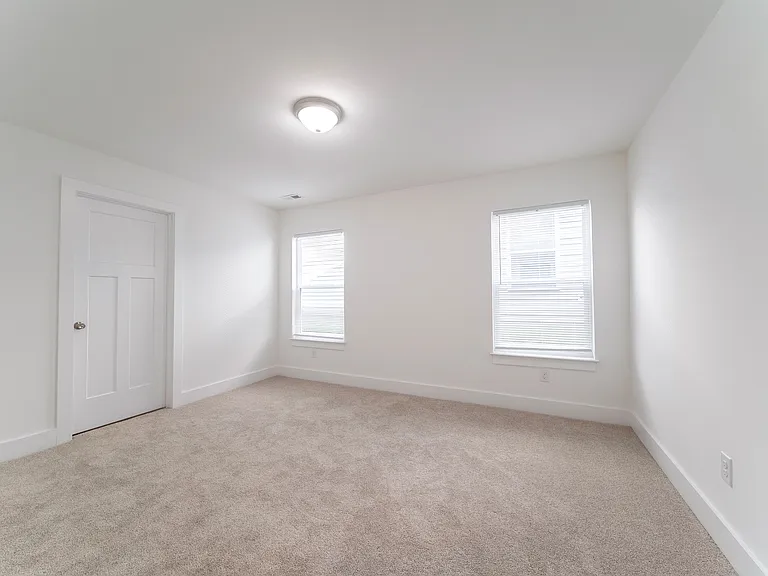 930 Sparrow Ln — Photo 12