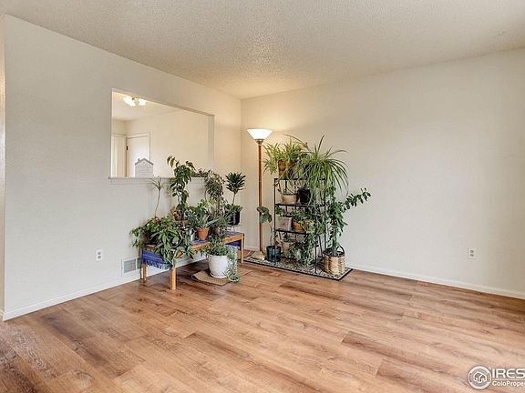 4th image of 614 Glenwood Dr