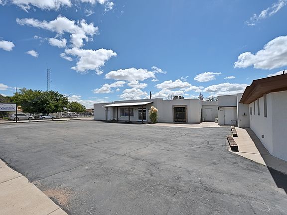 3rd image of 905 W San Antonio St