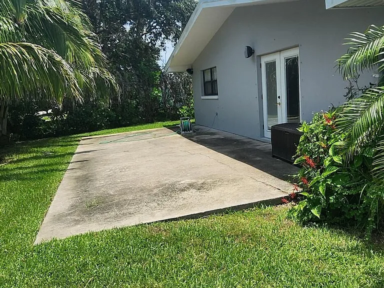 570 Capri Rd — Photo 25