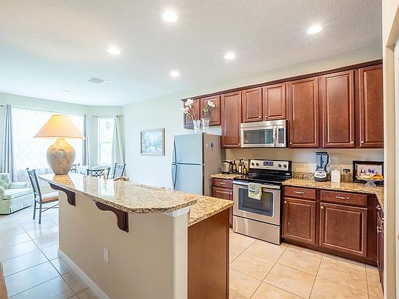 3rd image of 33 RANSHIRE LANE