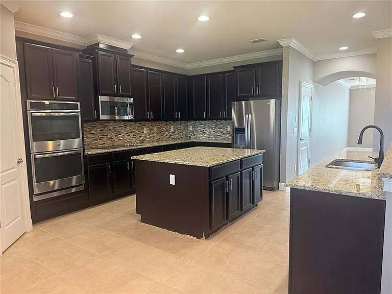 3128 Amalfi Dr — Photo 7
