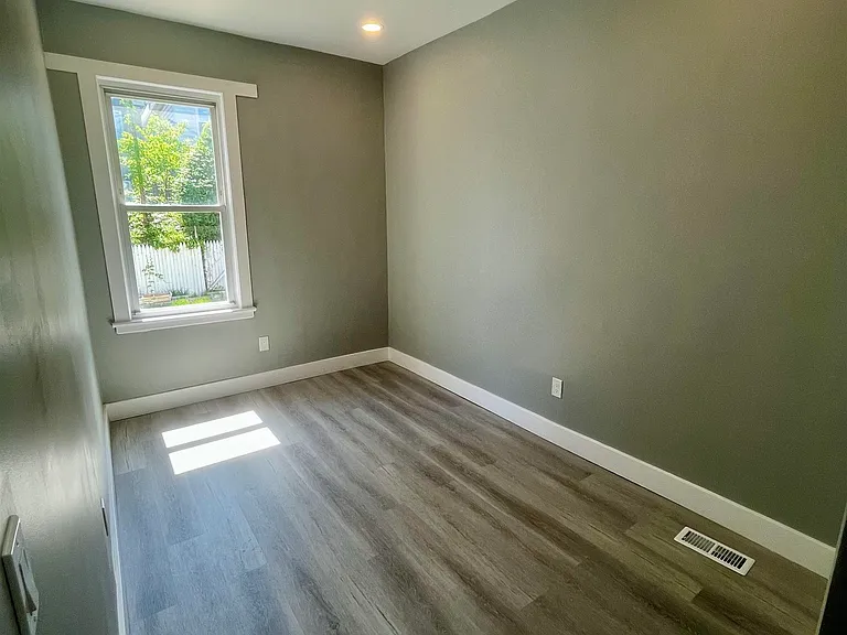 20 W 49th St #1 — Photo 13