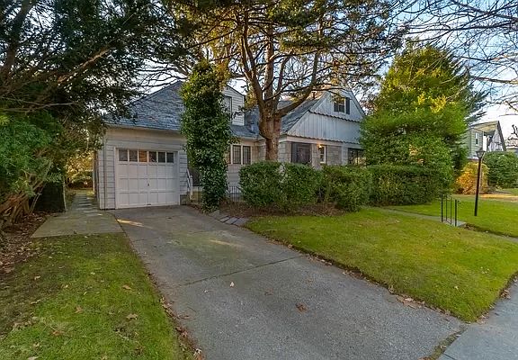 2nd image of 79-44 Bell Blvd