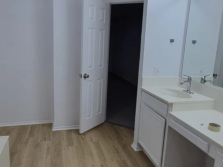 5518 Heathercrest Dr — Photo 13