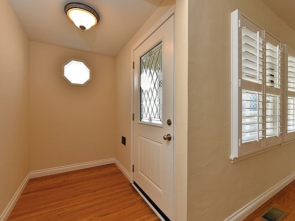 5th image of 440 W Scenic Dr
