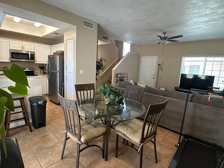 2941 N Oregon St #7 — Photo 5