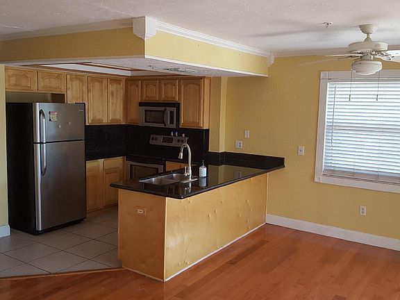 2nd image of 1809 Gulf Blvd APT B1