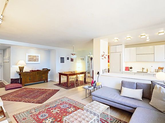 5th image of 250 E 65th St APT 13H