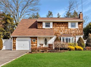 10 Tucker Ct, Melville, NY 11747