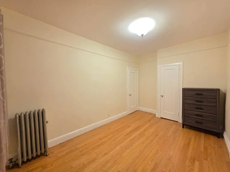 2154 60th St #2R — Photo 8