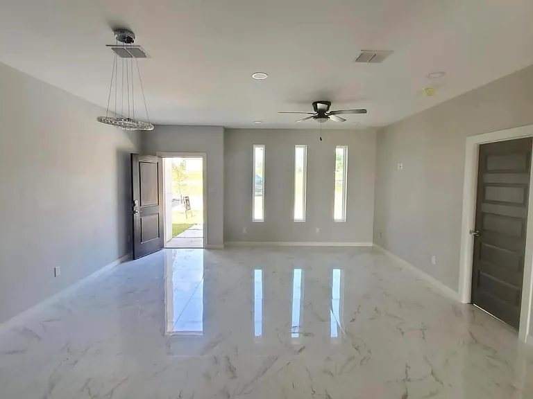 405 E 2nd St #405 — Photo 7
