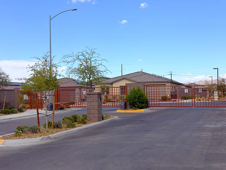 341 Aravalli Crest St — Photo 6