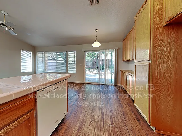 593 Fisher Cir — Photo 7