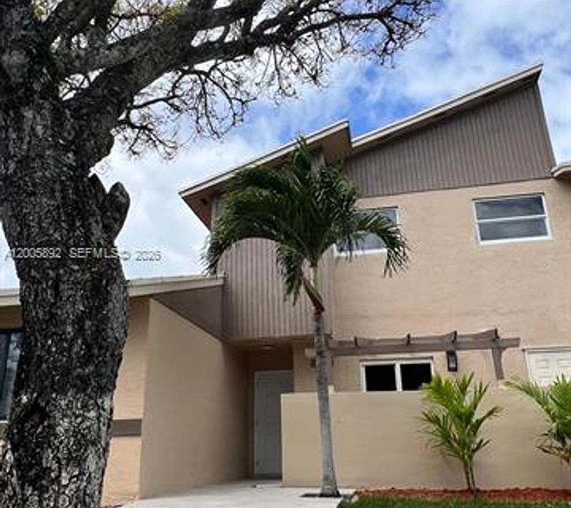 1st image of 3632 SW 112th Ave #6-3