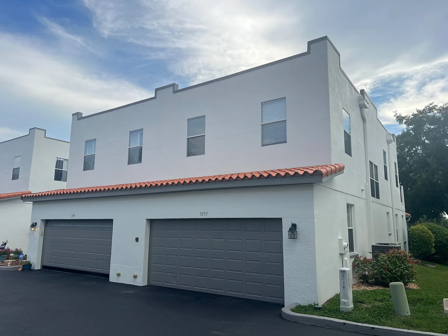 3 bed, 2.5 bath, 1715 sqft, $3,750 — Photo 2