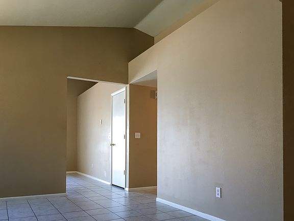 3rd image of 4717 N 87th Ave