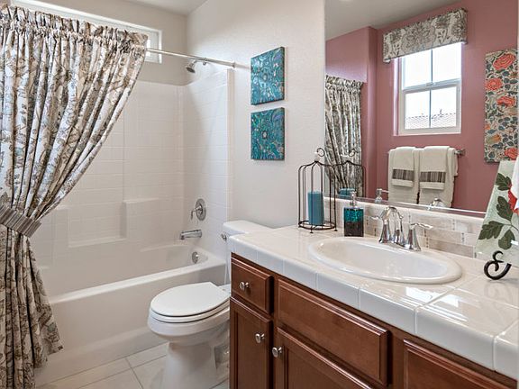 Lineage 1209 Sq. Ft 3 Bed 2.5 Bath