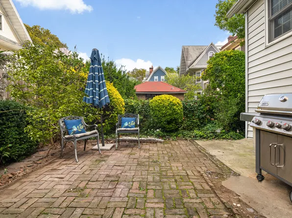 51 Dekoven Court image 27 of 31