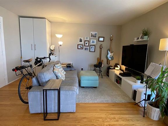 4th image of 1961 Clay St APT 101