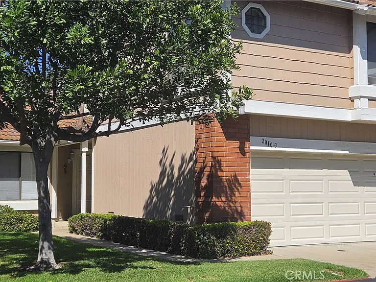 2010 Silver Hawk Dr #3 — Photo 1