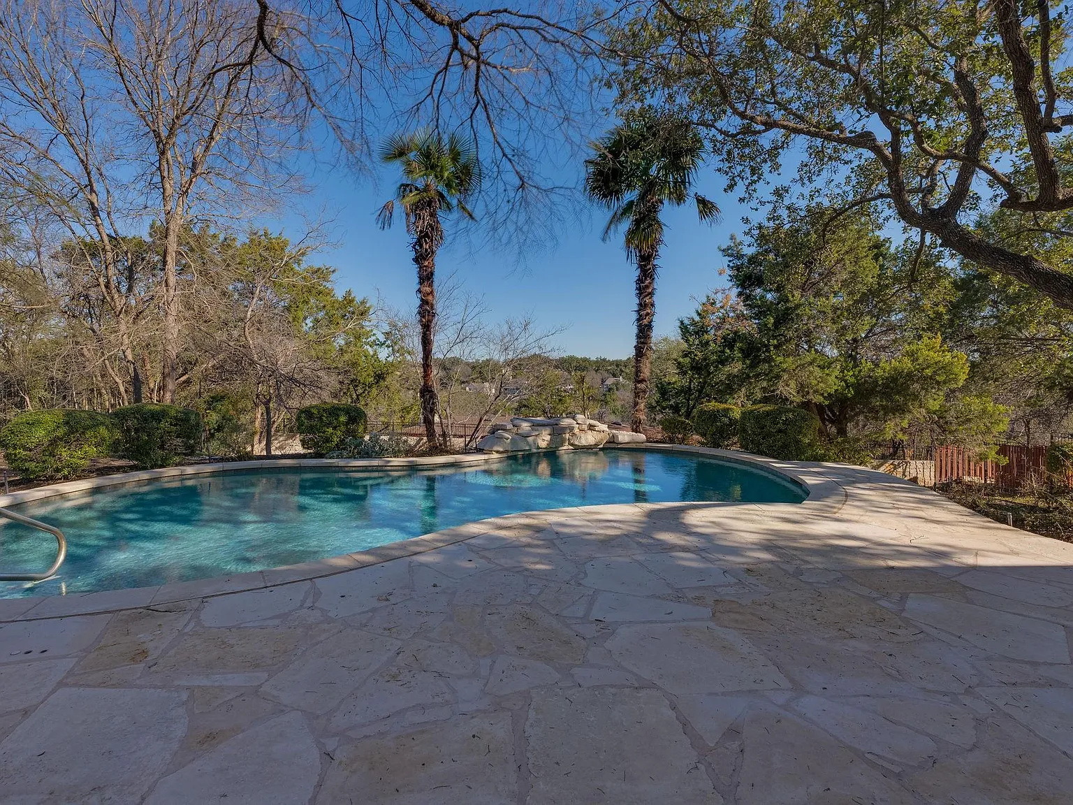 4 bed, 3.0 bath, 3539 sqft, $5,200 — Photo 4