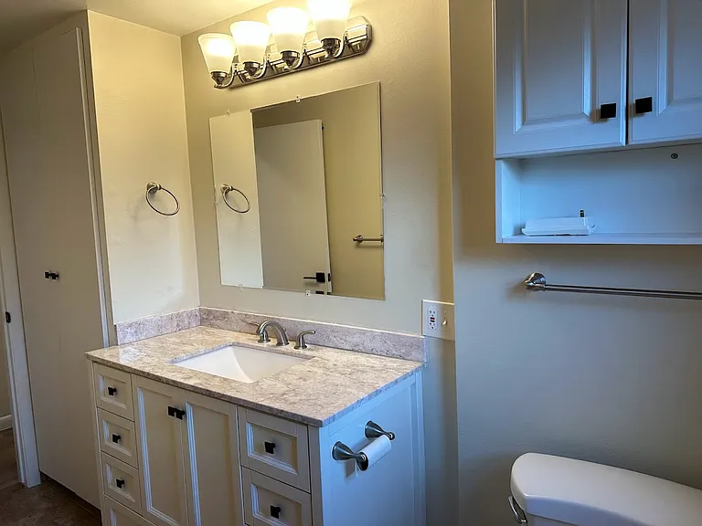 4345 S Highland Dr #D — Photo 2