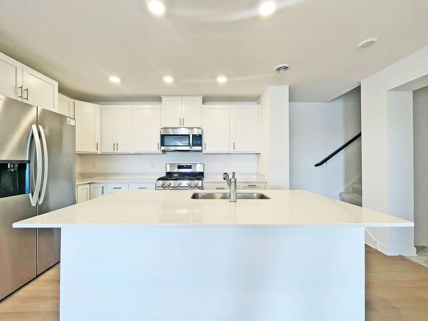 Sparkling New Townhome 3 Bedrooms Plus Office-Loft, Just Built, Available 11/1/26 — Photo 4