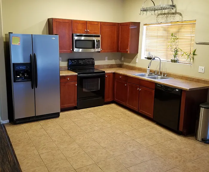 2415 W Mobile Ln — Photo 3