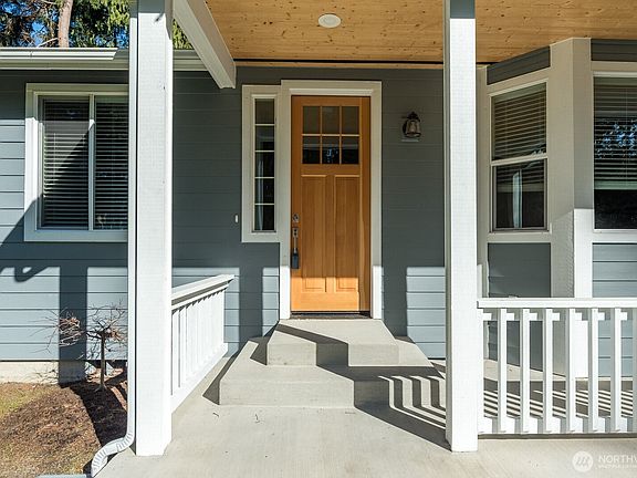 4th image of 2801 Huckleberry Lane