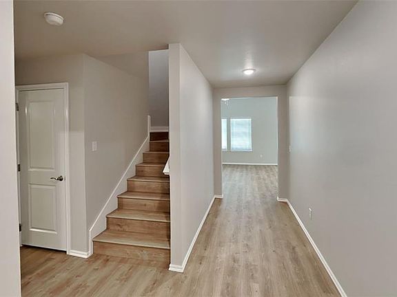4th image of 9124 NW 127th Ter