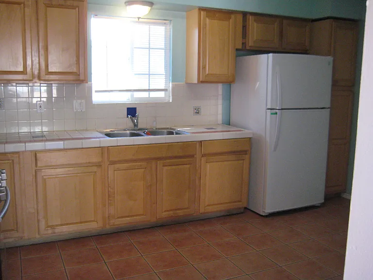 819 4th St #B — Photo 6