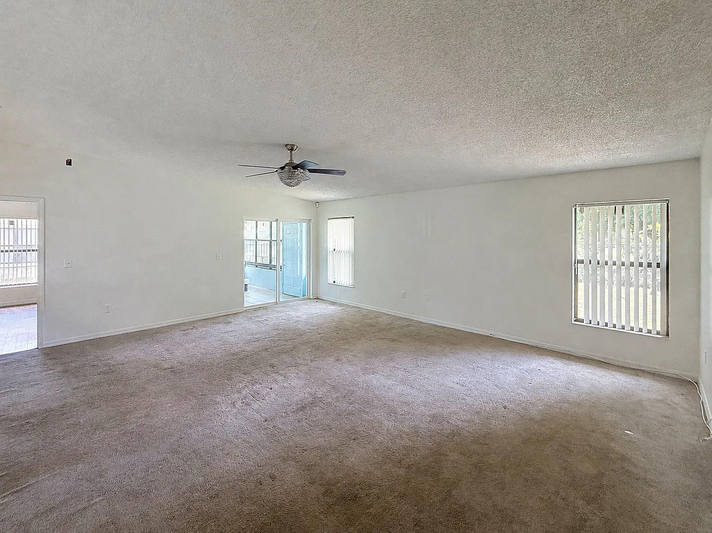 3 bed, 2.0 bath, 1208 sqft, $1,595 — Photo 3
