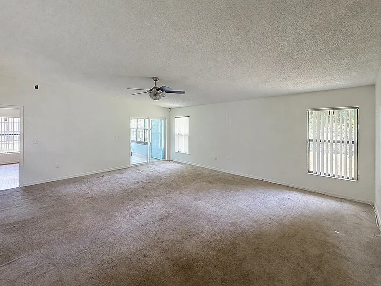 603 Estrada Ln — Photo 3