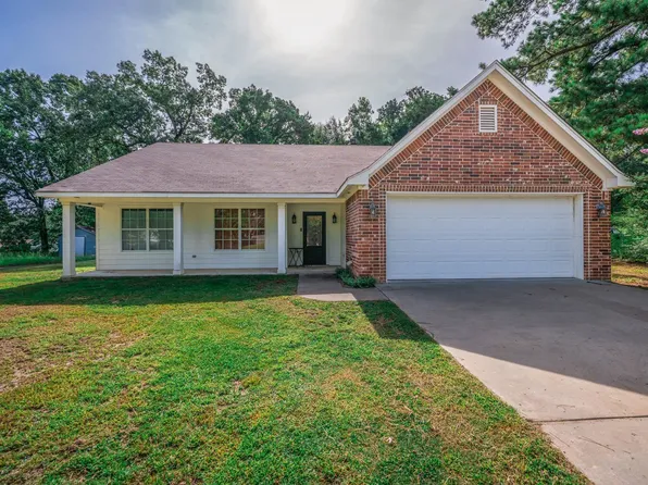 121 Cedar St, Gilmer, TX 75645