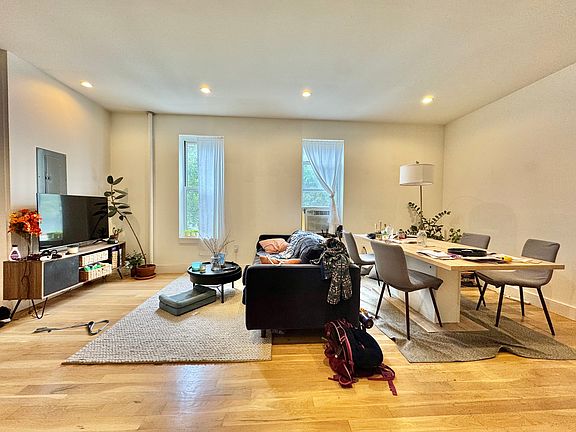5th image of 552 Lincoln Pl #2F