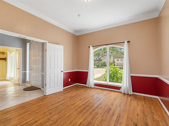 4th image of 18206 Widcombe Dr