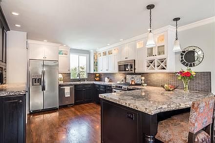 3rd image of 5246 W 141st St
