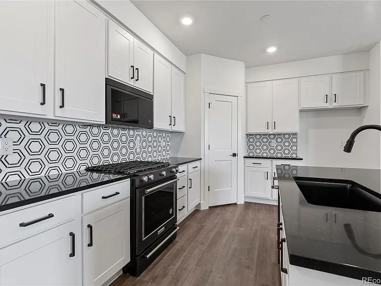 14295 Currant St — Photo 6